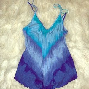 🛍FREE W/PURCHASE🛍Linea Donatella Top